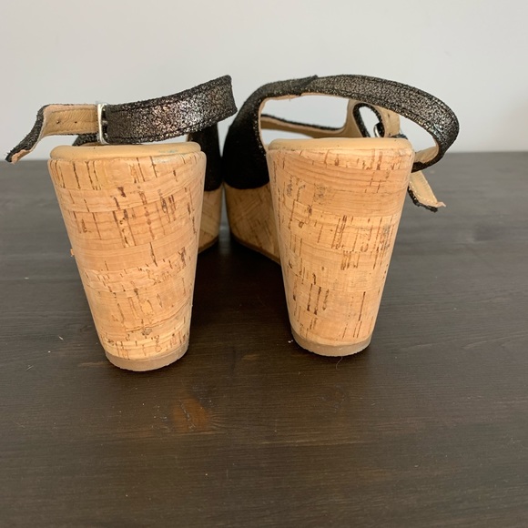 *2/$30 summer clearout* Cordani cork wedge heels - Picture 5 of 8
